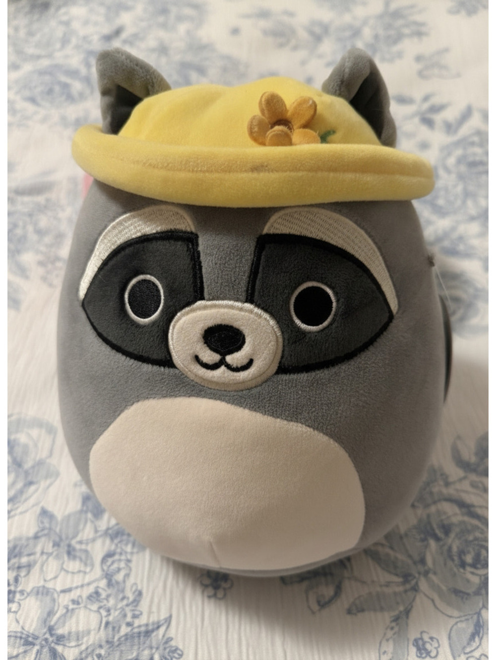 Squishmallows Rocky Raccoon Plush Gray Yellow Flower Hat Jazwares NWT